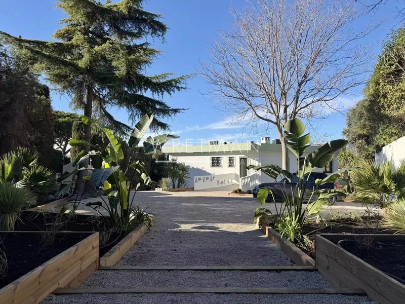 Villa - 212 m² - 7 pièces