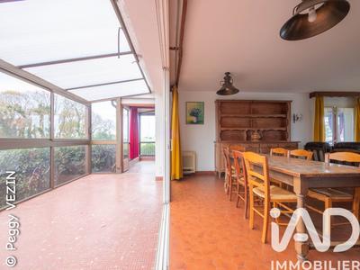 Maison - 235 m² - 10 pièces