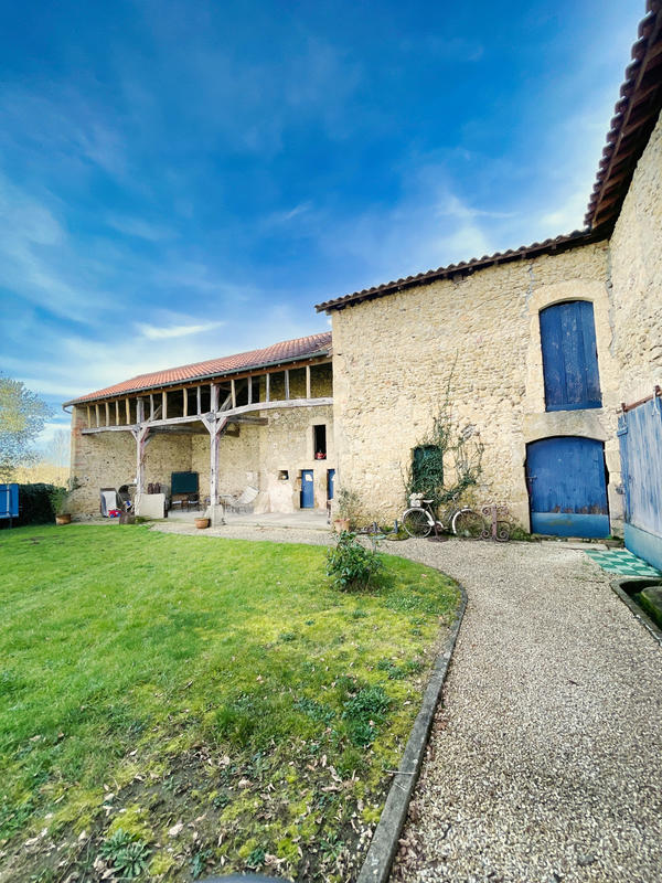 Maison - 260 m² - 9 pièces