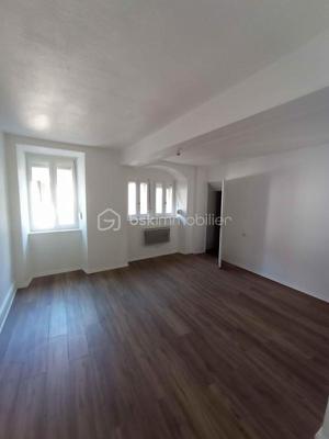 Appartement - 85 m² - 3 pièces