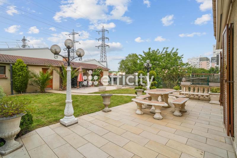 Maison - 131 m² - 6 pièces