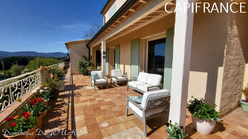 Maison - 250 m² - 8 pièces