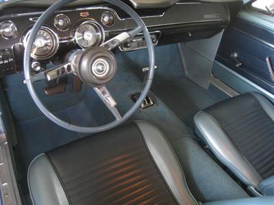 Ford Mustang coupe v8