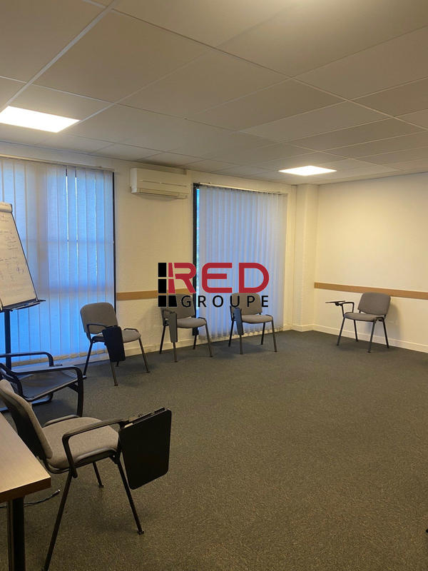 Local d'activités - 291 m²