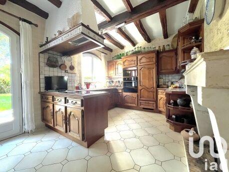 Maison - 260 m² - 7 pièces