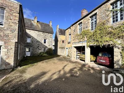 Maison - 205 m² - 8 pièces