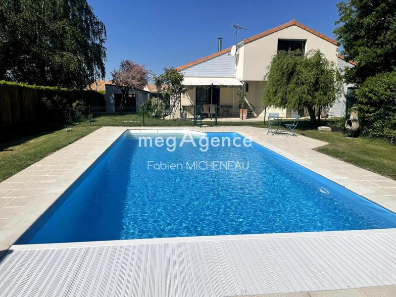 Maison - 149 m² - 8 pièces