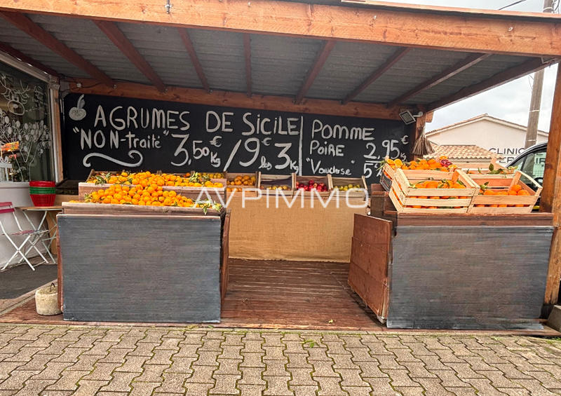 Fonds de commerce - Magasins - 55 m²