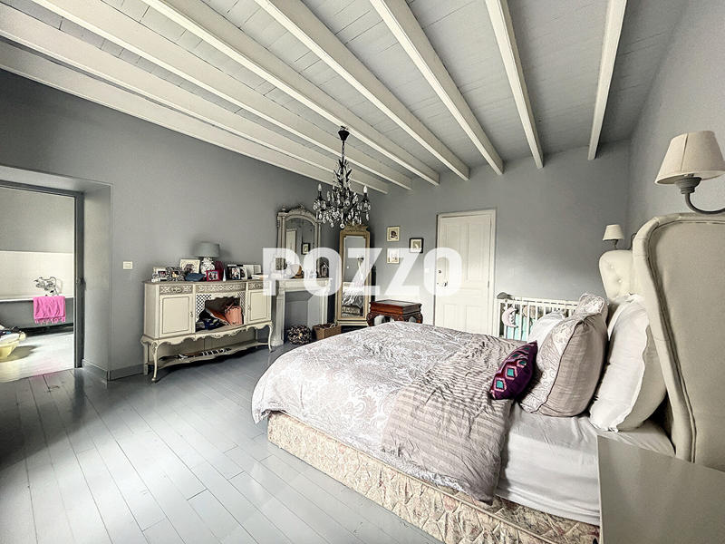 Maison - 198 m² - 6 pièces