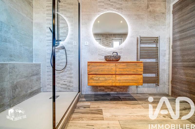 Appartement - 99 m² - 4 pièces