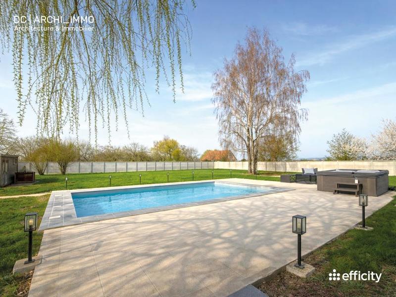 Maison - 365 m² - 9 pièces