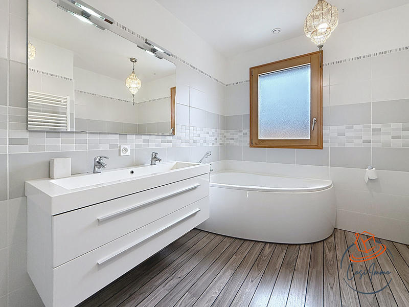 Maison - 100 m² - 4 pièces