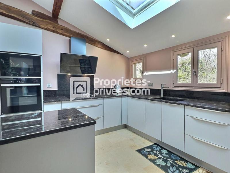 Demeure - 450 m² - 14 pièces