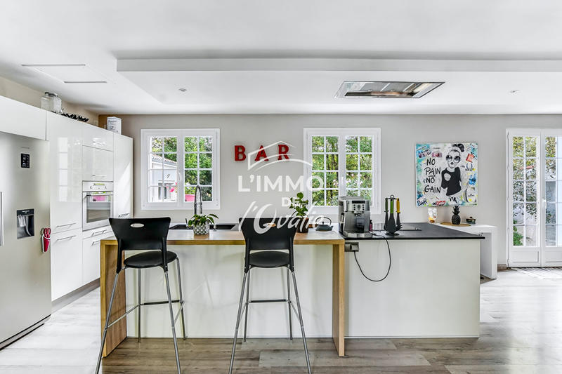 Maison - 234 m² - 7 pièces