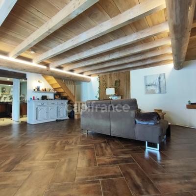 Maison - 192 m² - 7 pièces