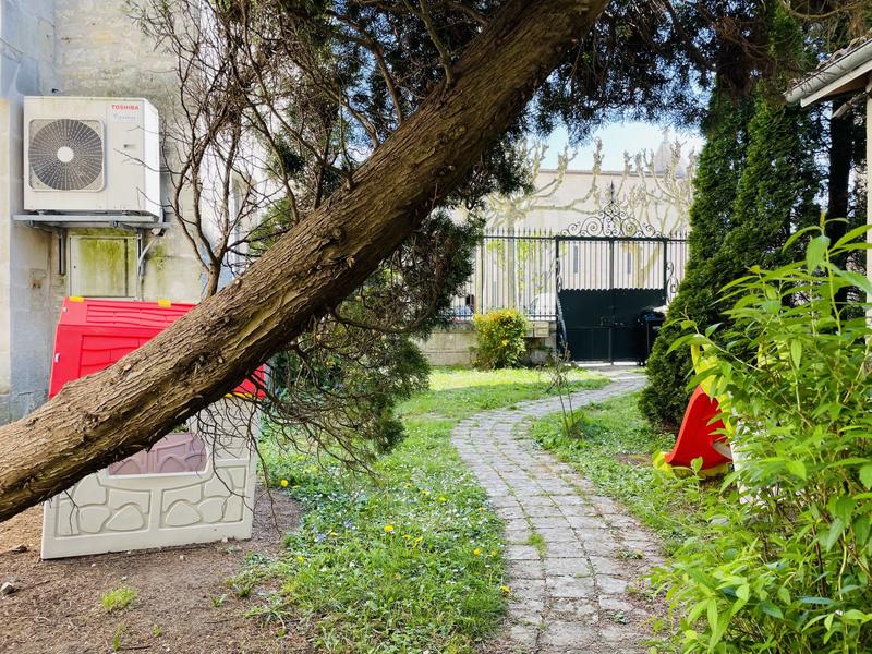 Maison - 220 m² - 8 pièces