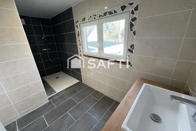 Maison - 317 m² - 9 pièces