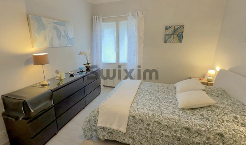 Maison - 205 m² - 6 pièces