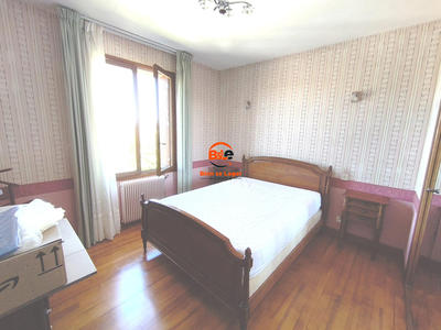 Villa - 223 m² - 9 pièces