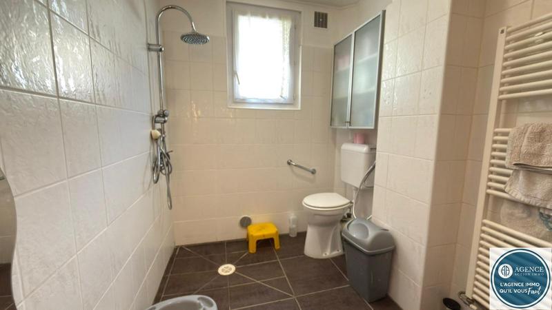 Maison - 205 m² - 8 pièces