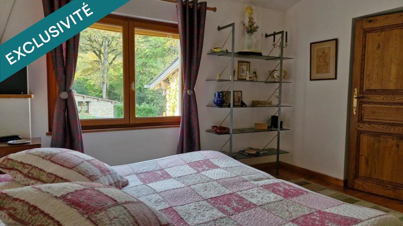 Maison - 244 m² - 8 pièces