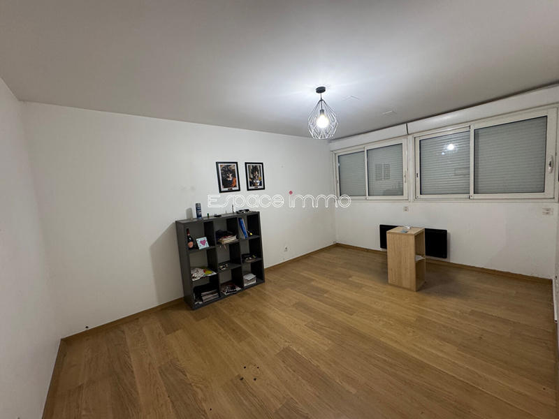 Local commercial - 636 m²