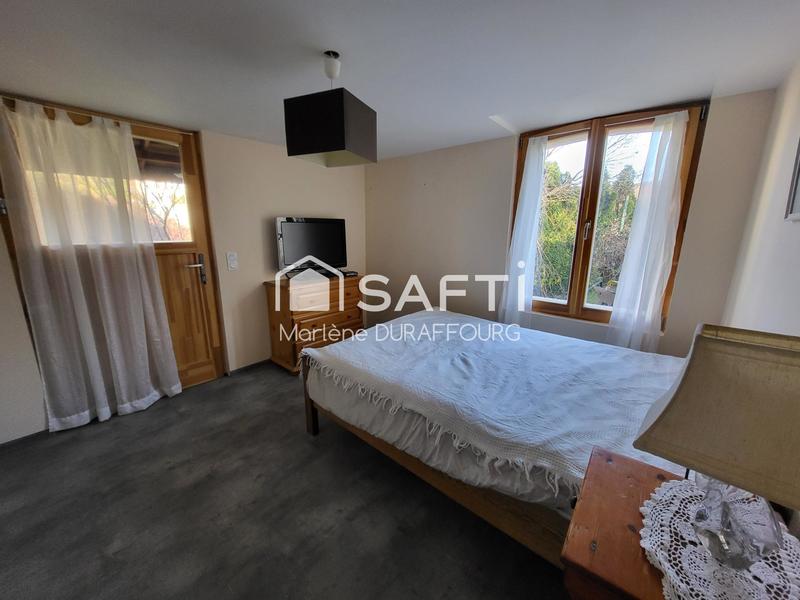 Maison - 275 m² - 10 pièces