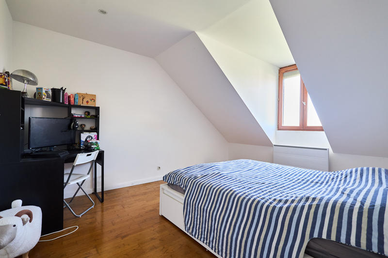 Maison - 237 m² - 9 pièces