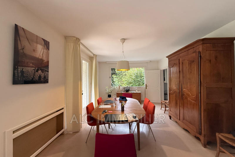 Maison - 250 m² - 10 pièces