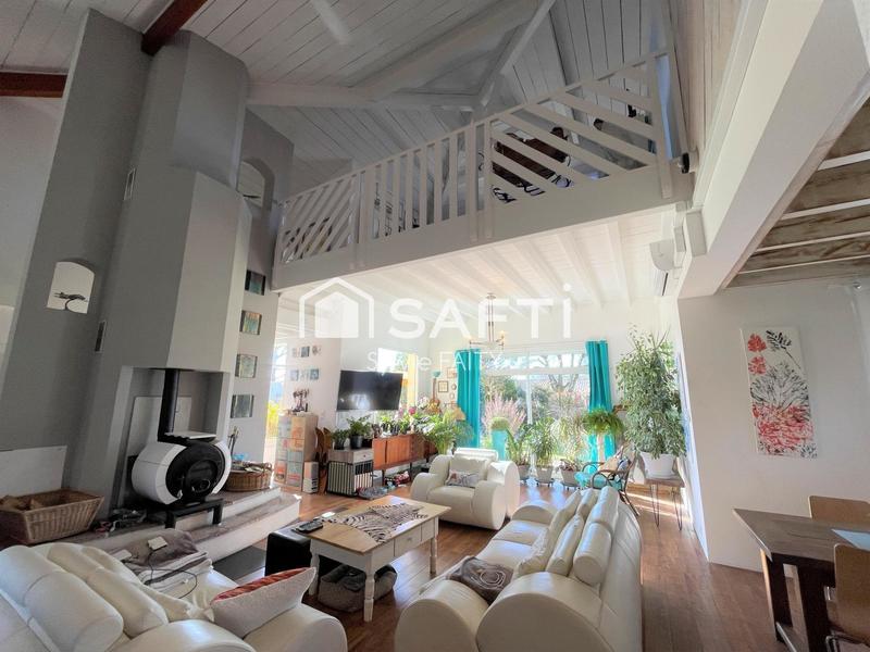 Maison - 185 m² - 6 pièces