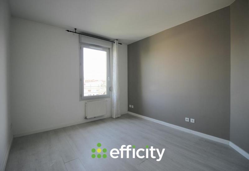 Appartement - 80 m² - 3 pièces
