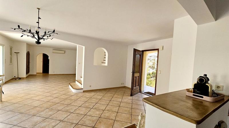 Maison - 143 m² - 5 pièces