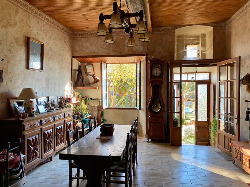 Maison - 200 m² - 7 pièces