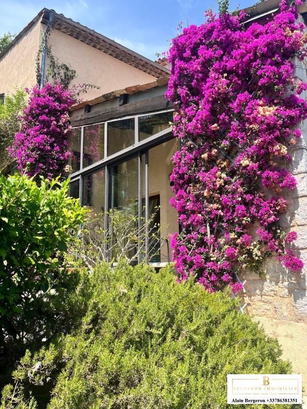 Villa - 197 m² - 8 pièces