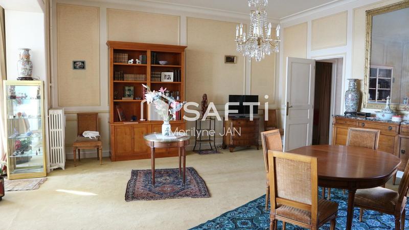 Appartement - 218 m² - 7 pièces