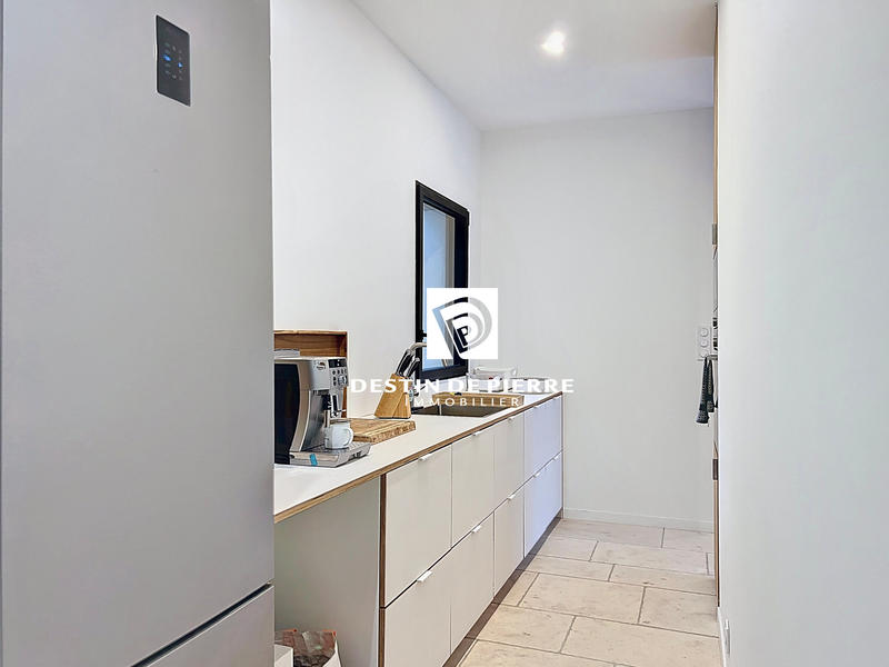 Maison - 219 m² - 6 pièces