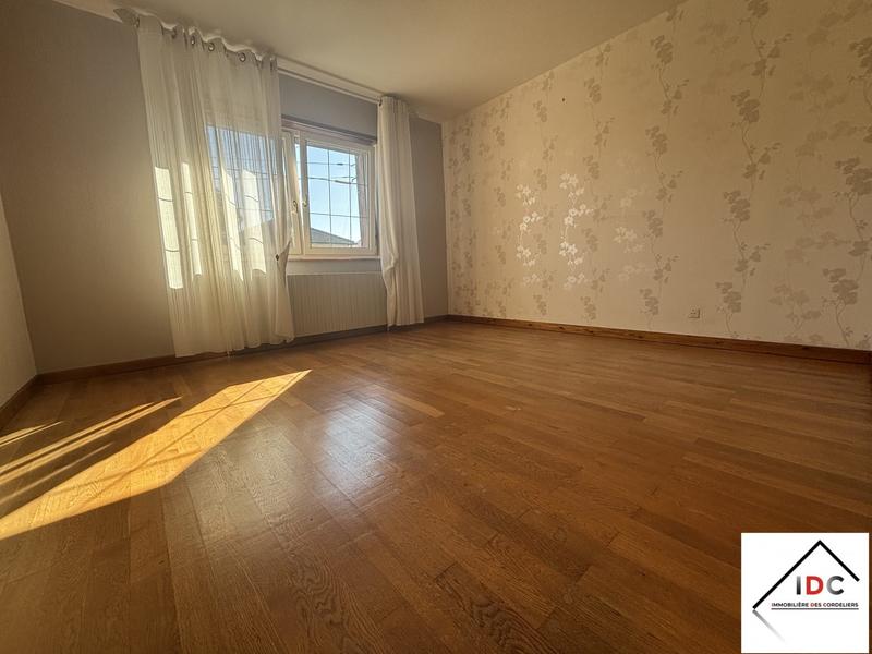 Maison - 193 m² - 7 pièces