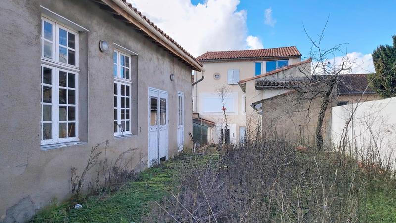 Maison - 250 m² - 5 pièces