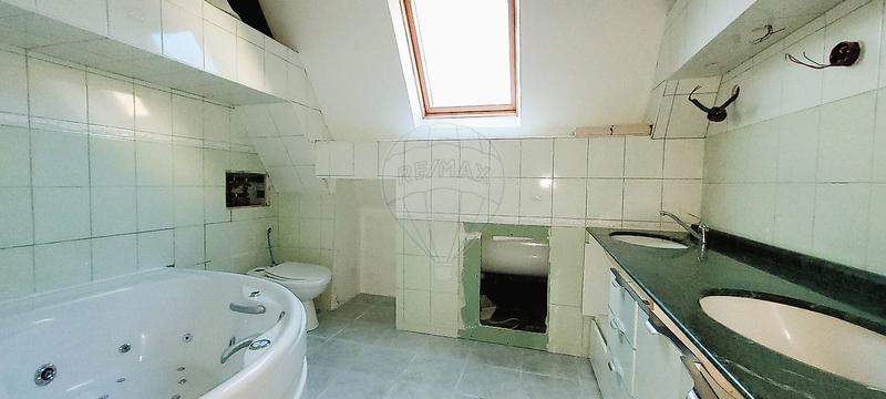 Immeuble - 90 m² - 5 pièces