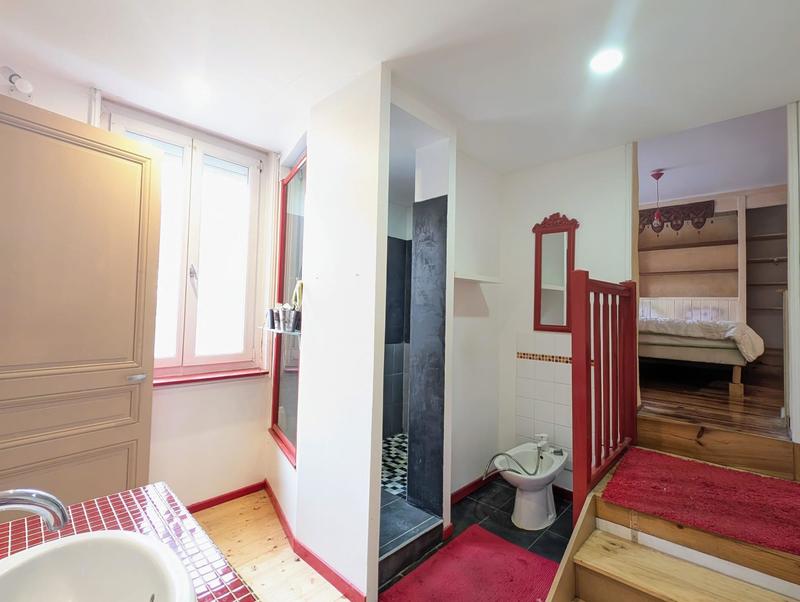 Maison - 180 m² - 8 pièces