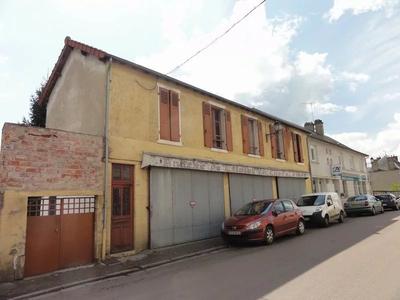 Maison - 370 m² - 11 pièces