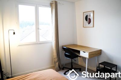 Chambre - 13 m² - 1 pièce