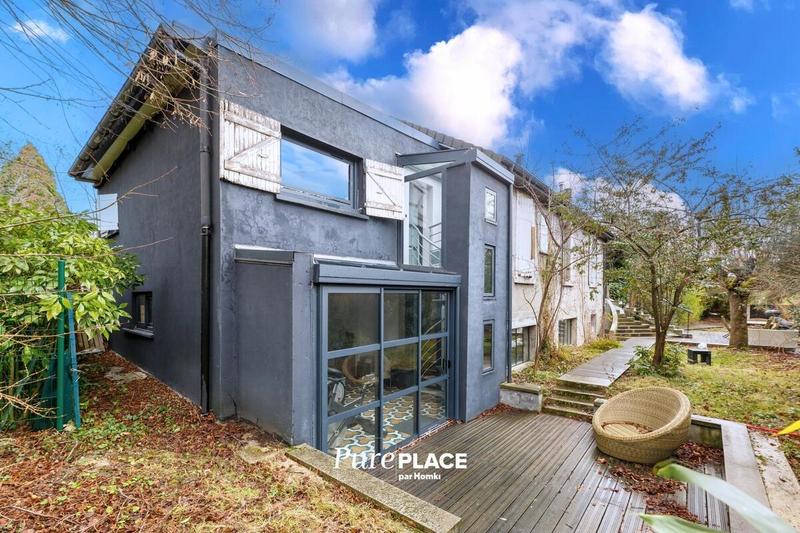 Maison - 350 m² - 10 pièces