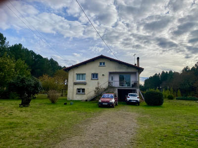 Maison - 95 m² - 4 pièces