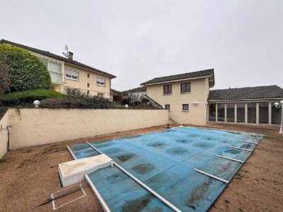 Maison - 154 m² - 8 pièces