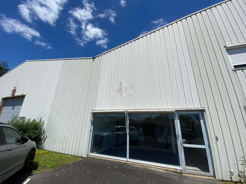 Local d'activités - 335 m²