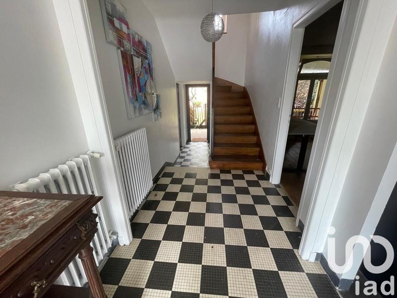 Maison - 241 m² - 12 pièces