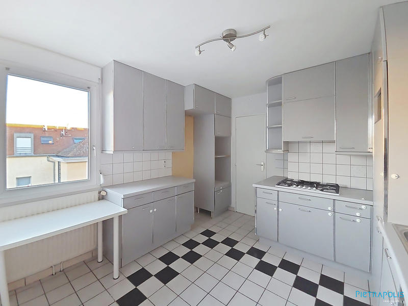 Appartement - 145 m² - 6 pièces