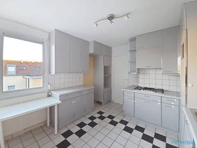 Appartement - 145 m² - 6 pièces