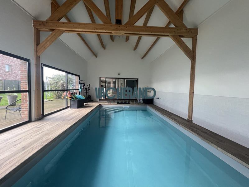 Maison contemporaine - 220 m² - 10 pièces